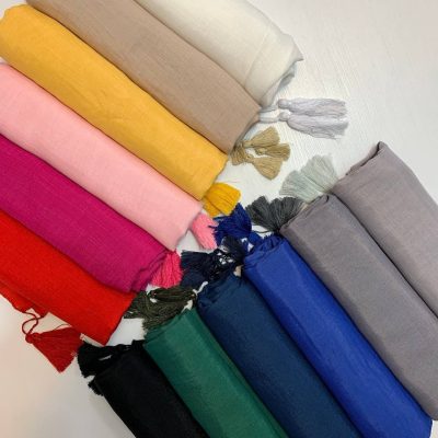 شال تک رنگ اسلپ منگوله دار 3011